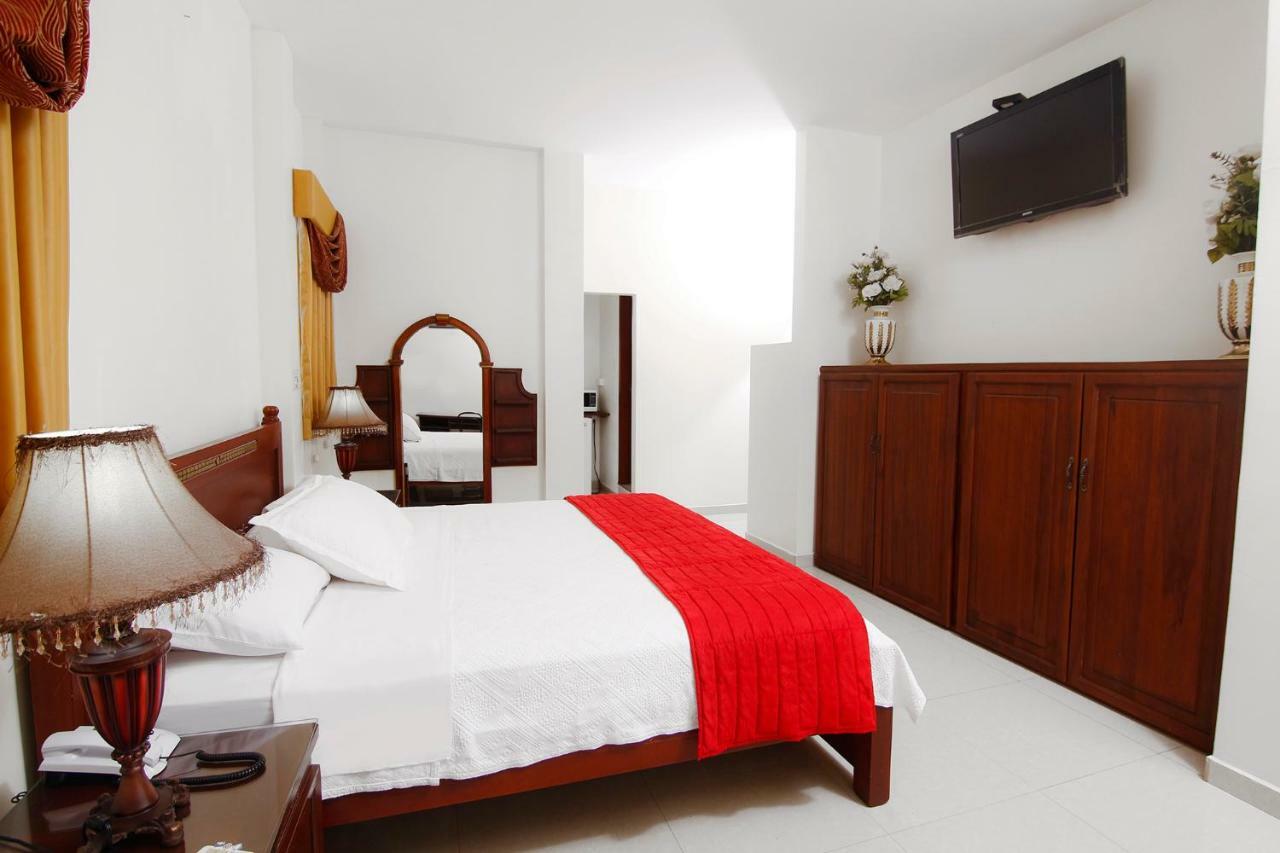 Hotel Versailles Internacional Guayaquil Eksteriør bilde
